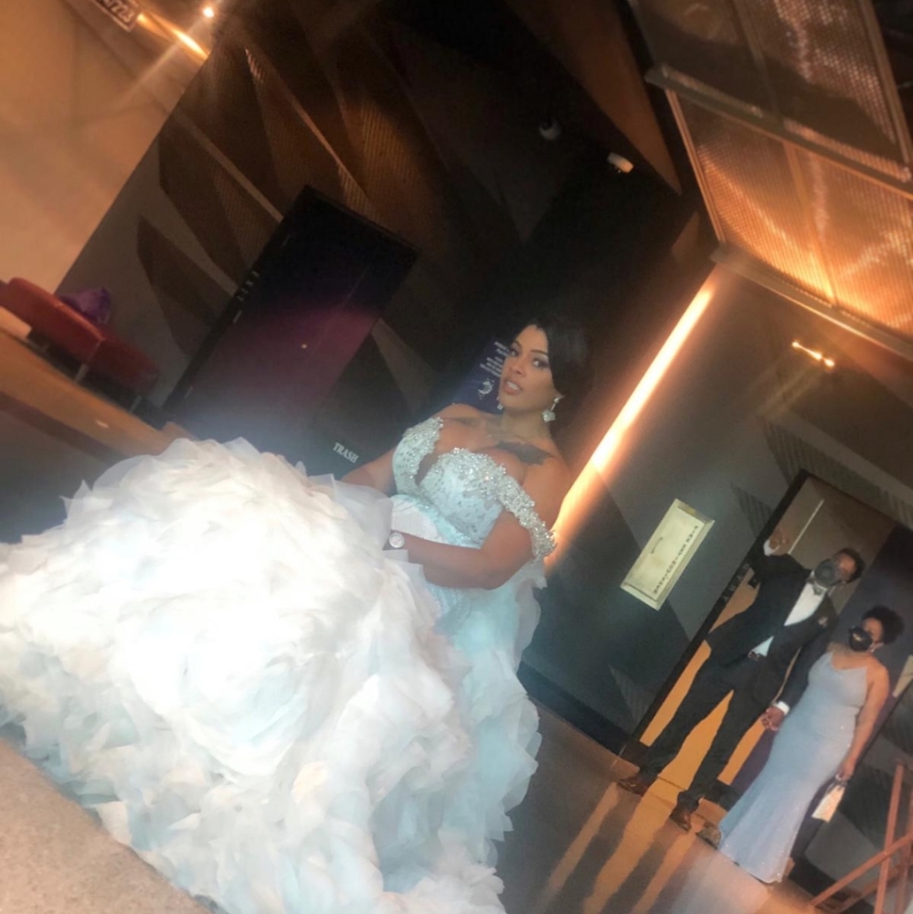 High Fashion Customized Wedding Gown